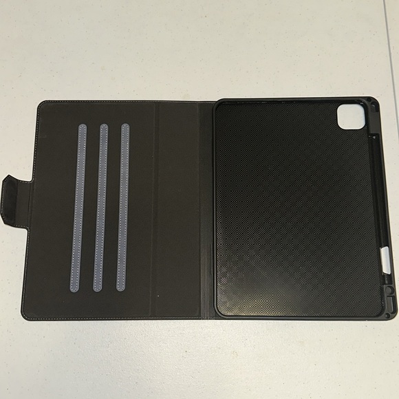 Bukoor Ipad Tablet Case - Picture 2 of 3